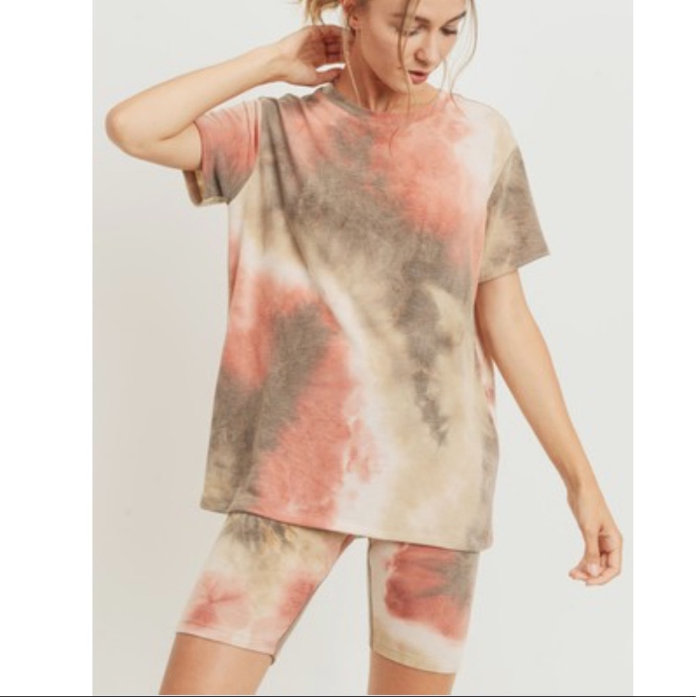 🆕 Cherish Tie Dye Lounge Set (Tee + Biker Shorts)